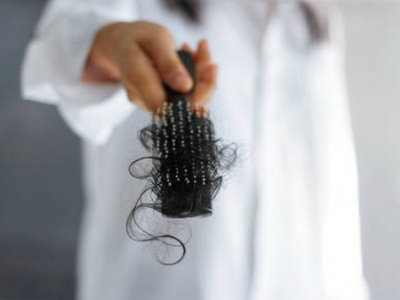 Как вылечить выпадение волос при мытье головы