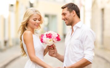 Стоит ли дарить цветы на первое свидание?