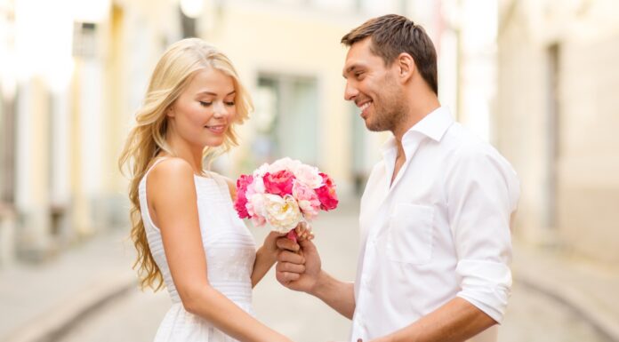 Стоит ли дарить цветы на первое свидание?