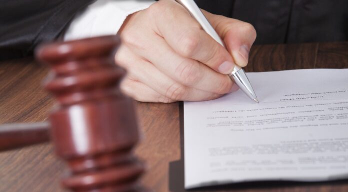 Как подать иск в суд