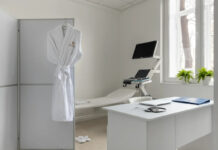 Медицинские столы: как выбрать удобный