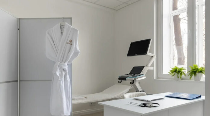 Медицинские столы: как выбрать удобный