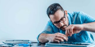 Ремонт ноутбуков: доверьте это профессионалам. Где отремонтировать ноутбук и как продлить его работу?