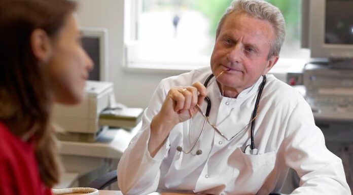 Почему важно посещать психиатра при любых серьёзных проблемах с психикой?