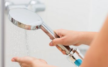 Как очистить жесткую и хлорированную воду для душа