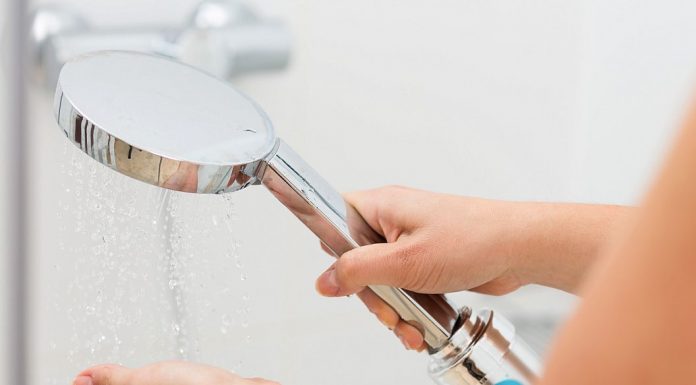 Как очистить жесткую и хлорированную воду для душа