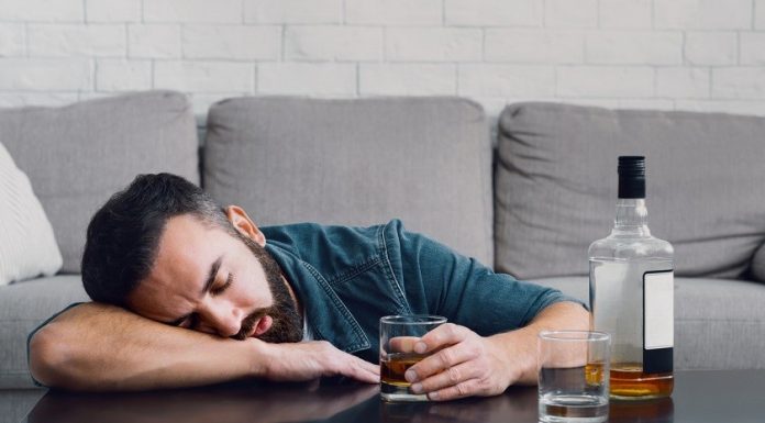 Выходим из запоя на дому: возможно ли это