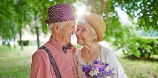 Ищем дома престарелых: какие критерии нужны