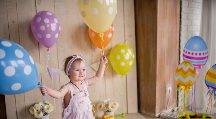 Места для дня рождения ребенка в вашем городе: выбирайте место для праздника https://ru.freepik.com/free-photo/charming-little-girl-looks-happy-playing-with-colorful-balloons_2631521.htm#fromView=search&page=1&position=18&uuid=aeb4223a-052a-4ad6-9a78-0e059125b22c