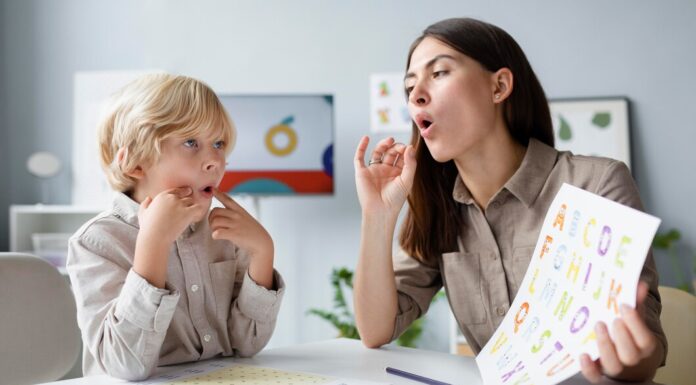 Ключевые этапы и советы для запуска речи у ребенка