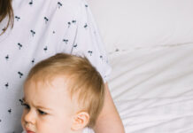 Колики у малышей: причины, симптомы и эффективные методы борьбы