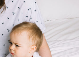 Колики у малышей: причины, симптомы и эффективные методы борьбы