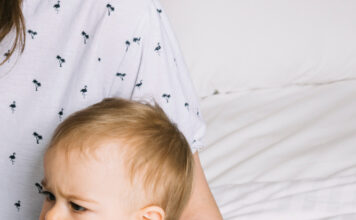 Колики у малышей: причины, симптомы и эффективные методы борьбы