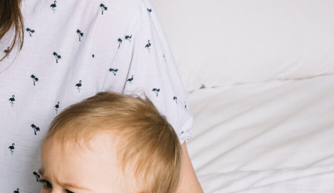 Колики у малышей: причины, симптомы и эффективные методы борьбы